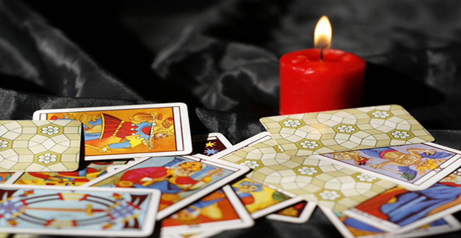 Daily love tarot reading with Marseille tarot