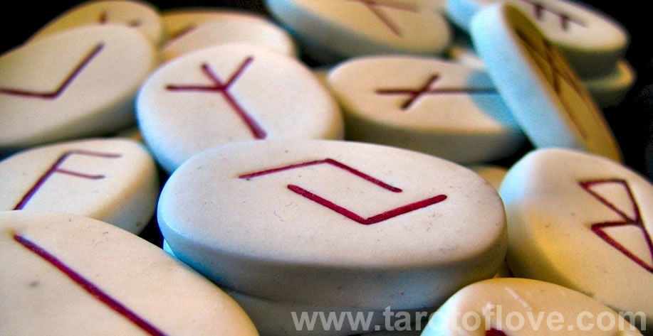 Free love monthly Nordic runes reading